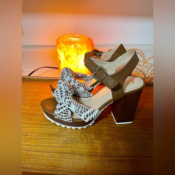 Cato comfort size 8 sandal - Picture 5 of 7